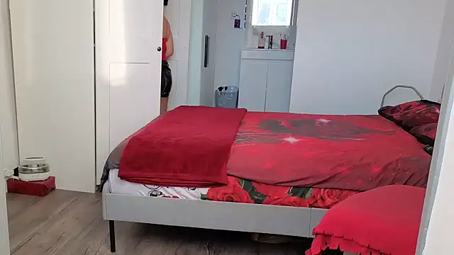 HotSpicyGujju online show from 11/28/25, 08:39