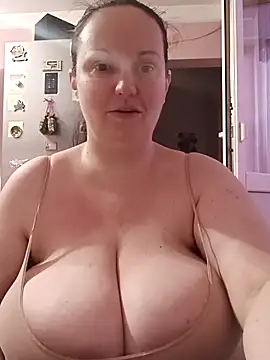 BustyLadyAlma online show from 02/26/26, 06:34