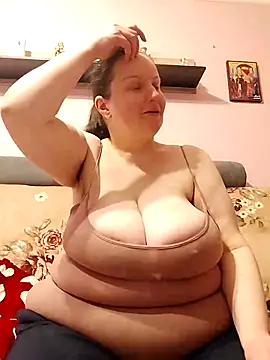 BustyLadyAlma online show from 03/06/26, 08:44