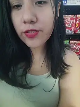 Snapshot of Kalani_Engel chatting on 07/17/26, 04:19 Kalani Engel online show from 07/17/26, 04:19