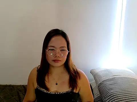 BURBERRY69 online show from 04/09/26, 12:21