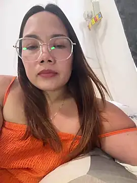 BURBERRY69 online show from 06/07/26, 03:43