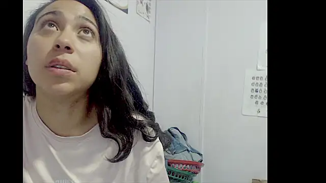 Snapshot of lizztaylor535 chatting on 03/10/25, 03:20 lizztaylor535 online show from 03/10/25, 03:20