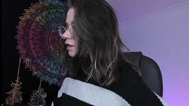 Snapshot of HazelKush chatting on 01/10/25, 02:25 HazelKush online show from 01/10/25, 02:25