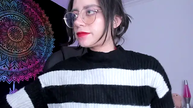 Snapshot of HazelKush chatting on 03/21/25, 12:29 HazelKush online show from 03/21/25, 12:29