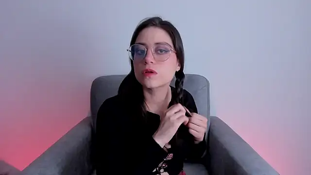 HazelKush online show from 12/15/25, 09:30