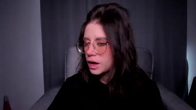 HazelKush online show from 02/06/26, 09:18