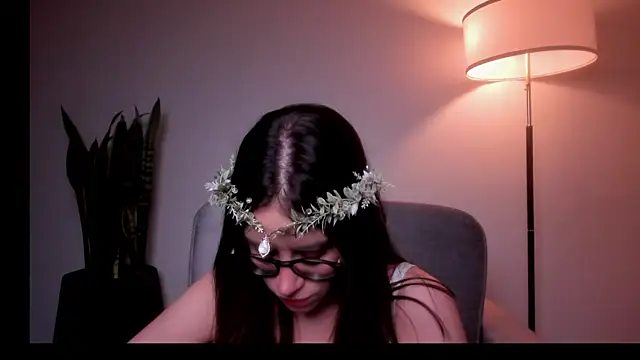 Snapshot of HazelKush chatting on 06/25/26, 08:57 HazelKush online show from 06/25/26, 08:57