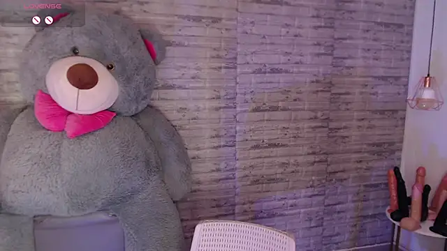 TinnaCobb online show from 04/06/26, 04:30