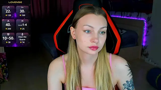 BiMolly online show from 04/22/26, 01:45