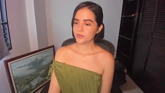 mia collins x online show from 10/06/25, 08:39