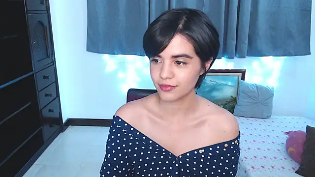 mia collins x online show from 04/17/26, 02:36