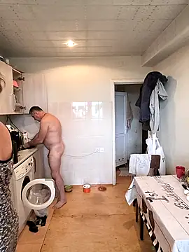  lady red  online show from 09/14/25, 05:39