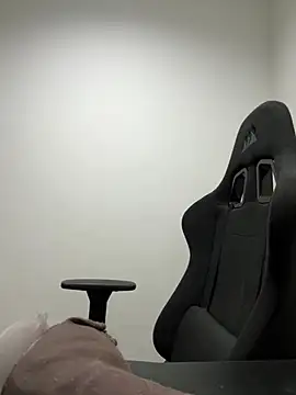 Elle online show from 01/30/25, 01:33