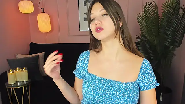 Snapshot of ElizaMild chatting on 12/06/24, 08:37 ElizaMild online show from 12/06/24, 08:37