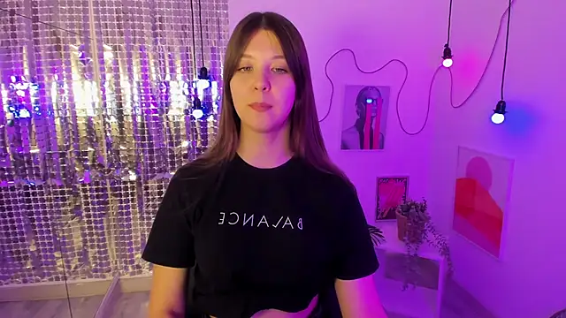 Snapshot of ElizaMild chatting on 12/20/24, 04:46 ElizaMild online show from 12/20/24, 04:46