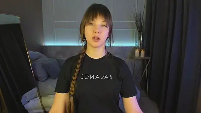 Snapshot of ElizaMild chatting on 02/20/25, 04:57 ElizaMild online show from 02/20/25, 04:57