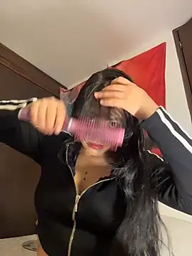 Snapshot of Naiara_sex chatting on 05/27/26, 07:16 Naiara sex online show from 05/27/26, 07:16