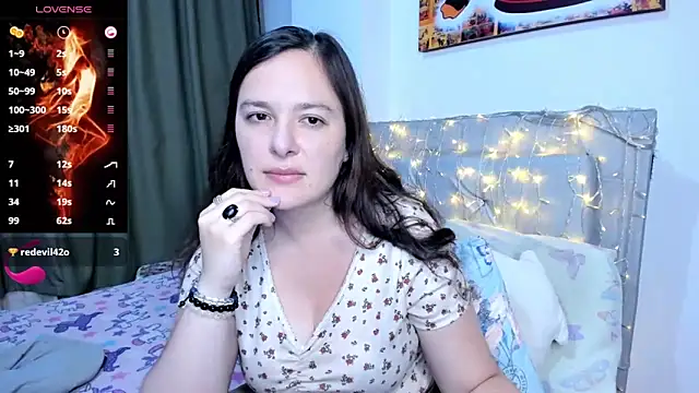 angelaagomez online show from 05/18/26, 04:07