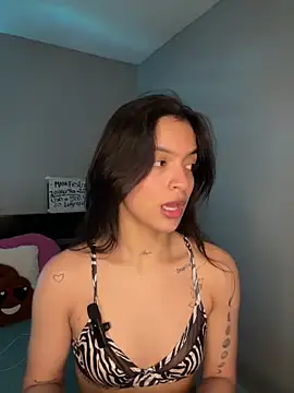 Snapshot of Sammy_pink chatting on 03/13/25, 04:38 Sammy pink online show from 03/13/25, 04:38