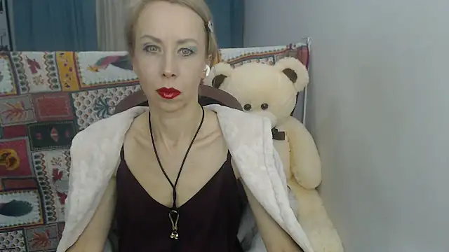 Snapshot of LuxuryNika chatting on 12/22/24, 04:48 LuxuryNika online show from 12/22/24, 04:48