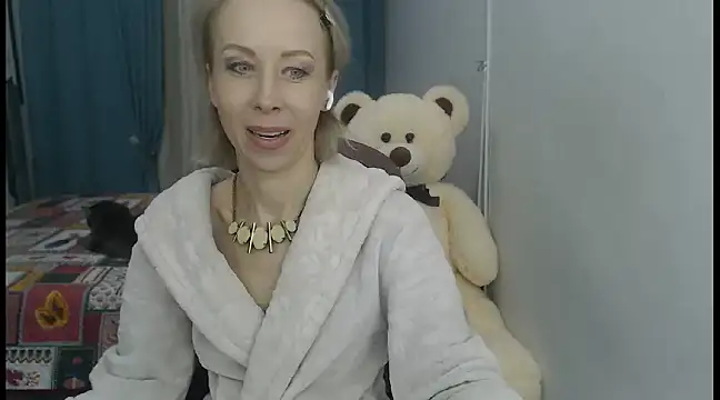 Snapshot of LuxuryNika chatting on 12/23/24, 02:50 LuxuryNika online show from 12/23/24, 02:50