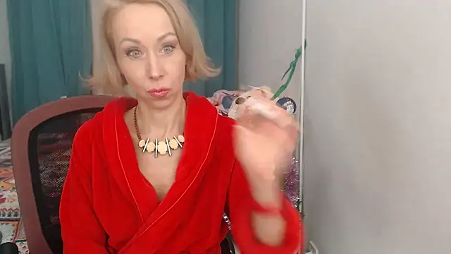 Snapshot of LuxuryNika chatting on 01/01/25, 08:58 LuxuryNika online show from 01/01/25, 08:58