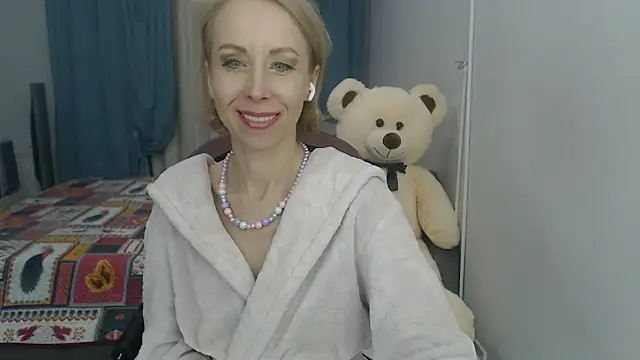 Snapshot of LuxuryNika chatting on 01/20/25, 04:01 LuxuryNika online show from 01/20/25, 04:01