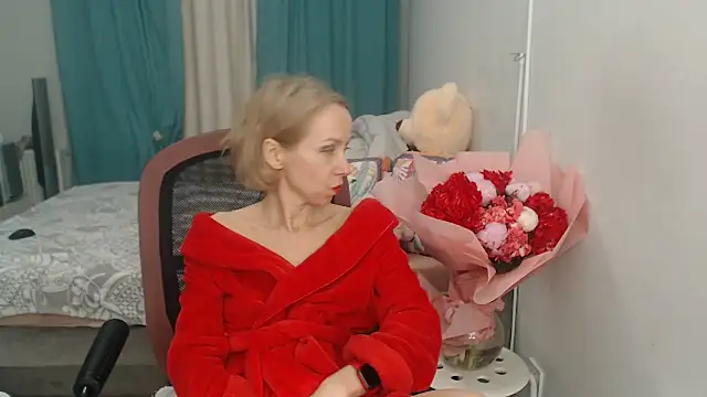 Snapshot of LuxuryNika chatting on 02/01/25, 08:47 LuxuryNika online show from 02/01/25, 08:47