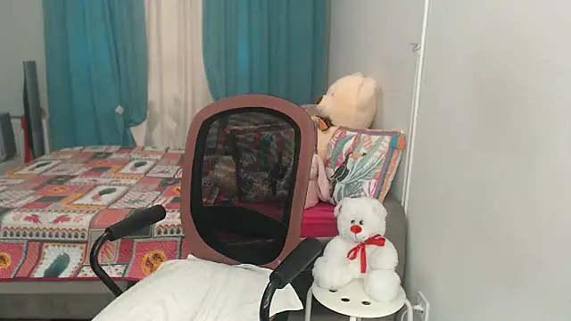 Snapshot of LuxuryNika chatting on 03/08/25, 02:51 LuxuryNika online show from 03/08/25, 02:51