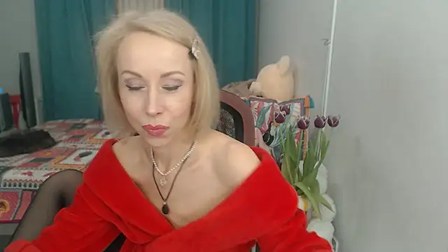 Snapshot of LuxuryNika chatting on 03/17/25, 07:26 LuxuryNika online show from 03/17/25, 07:26