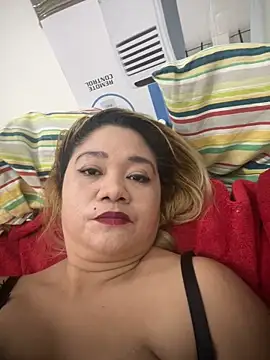 hellokittenxz online show from 10/18/25, 03:02