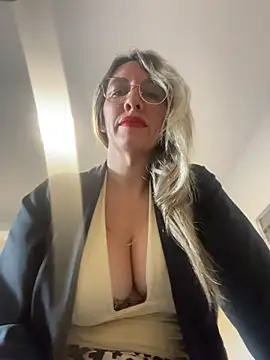 Gatitacarlita online show from 05/06/26, 10:42