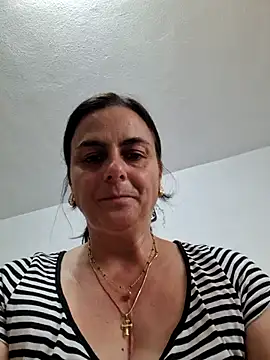 Snapshot of IsabelleCraft chatting on 06/24/26, 10:14 IsabelleCraft online show from 06/24/26, 10:14