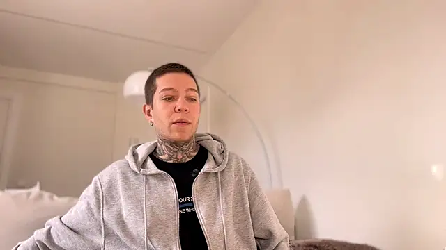 Snapshot of Harry_Jen chatting on 03/15/25, 08:48 Harry Jen online show from 03/15/25, 08:48