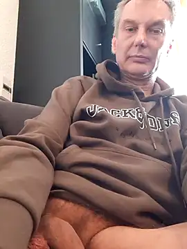 Snapshot of grandcool chatting on 02/16/25, 03:05 grandcool online show from 02/16/25, 03:05