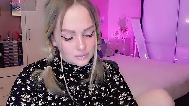 Libby Nora online show from 04/28/26, 09:25