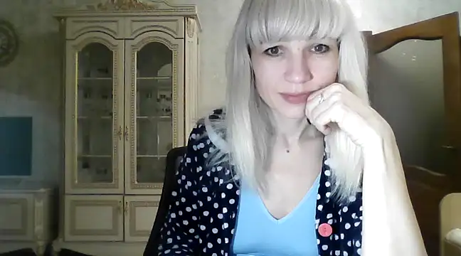 BarbaraKim online show from 12/18/24, 02:06