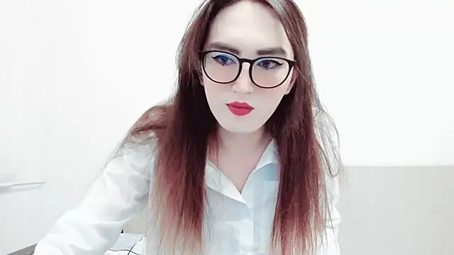 Snapshot of MinniMaksy chatting on 12/07/24, 08:55 MinniMaksy online show from 12/07/24, 08:55