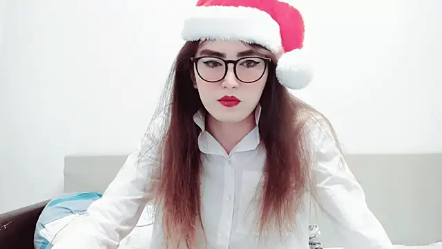 Snapshot of MinniMaksy chatting on 12/28/24, 11:59 MinniMaksy online show from 12/28/24, 11:59
