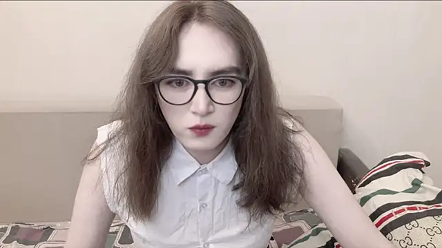 Snapshot of MinniMaksy chatting on 07/12/26, 01:18 MinniMaksy online show from 07/12/26, 01:18
