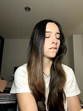 swrennn19 online show from 10/18/25, 02:29