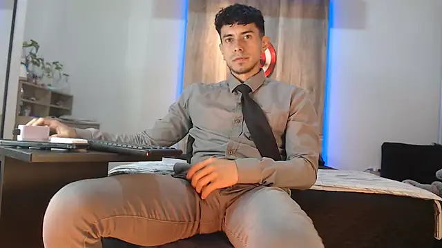 Snapshot of Andrew_4_ chatting on 10/07/25, 03:04 Andrew 4  online show from 10/07/25, 03:04