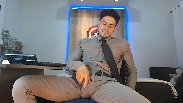 Andrew 4  online show from 11/13/25, 03:16