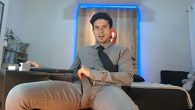 Andrew 4  online show from 11/23/25, 08:03