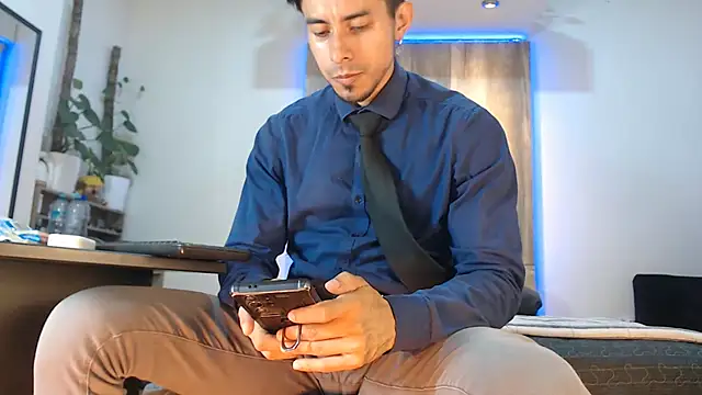 Andrew 4  online show from 02/17/26, 01:46