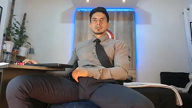 Andrew 4  online show from 04/24/26, 04:59