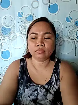 XXLorie 02 online show from 10/28/25, 01:53