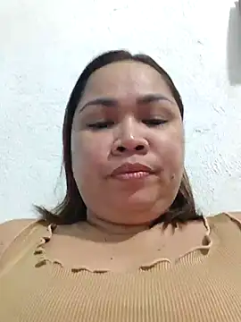 XXLorie 02 online show from 03/18/26, 12:30