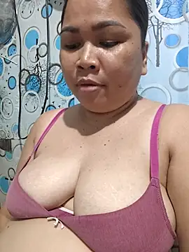 XXLorie 02 online show from 05/06/26, 12:10